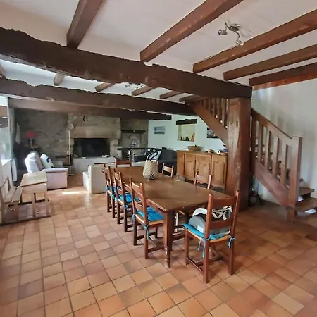 Vakantiehuis Grande Maison De Famille - Le Petit Pontebart